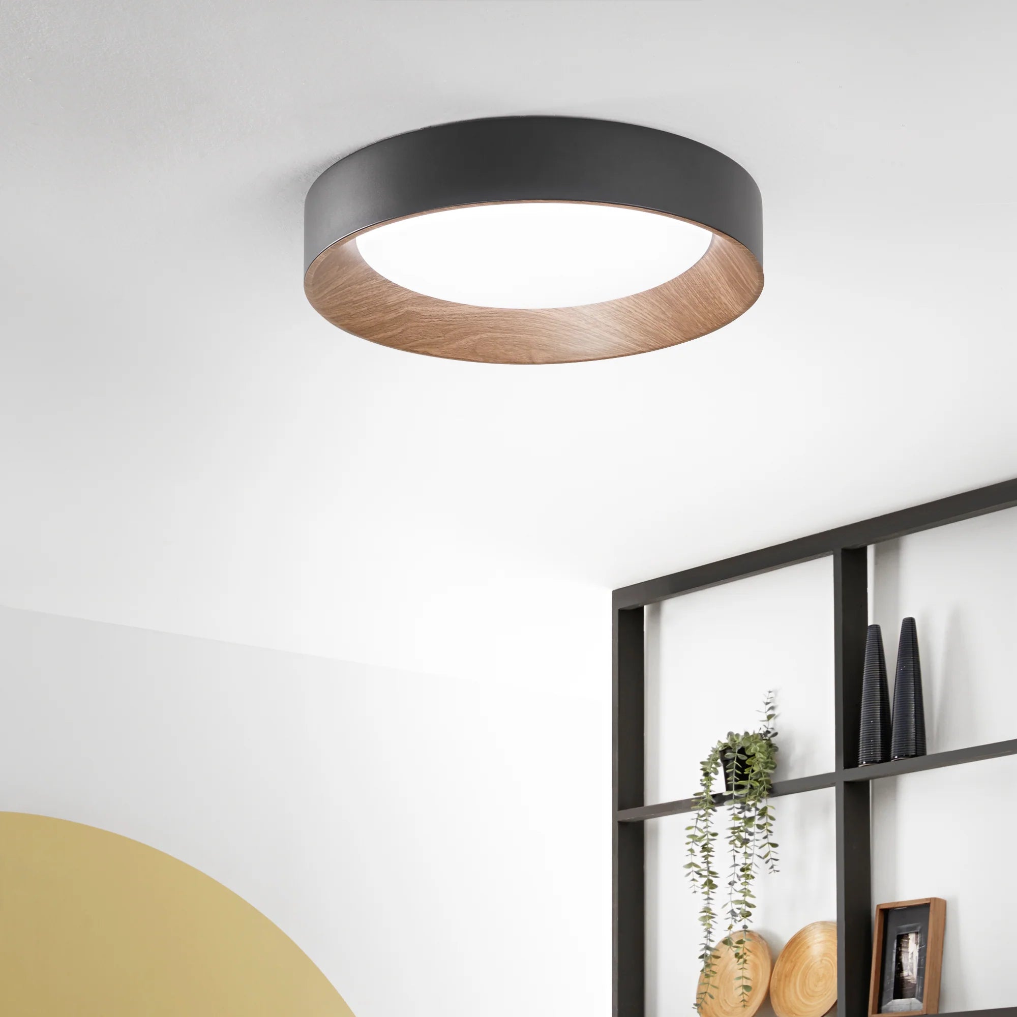 Plafoniera LED in metallo nero-bianco con interno effetto legno due misure CCT ARKA Plafoniera LED in metallo nero-bianco con interno effetto legno due misure CCT ARKA